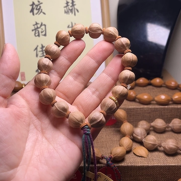 帽***.橄榄核手串蜜桃臀13