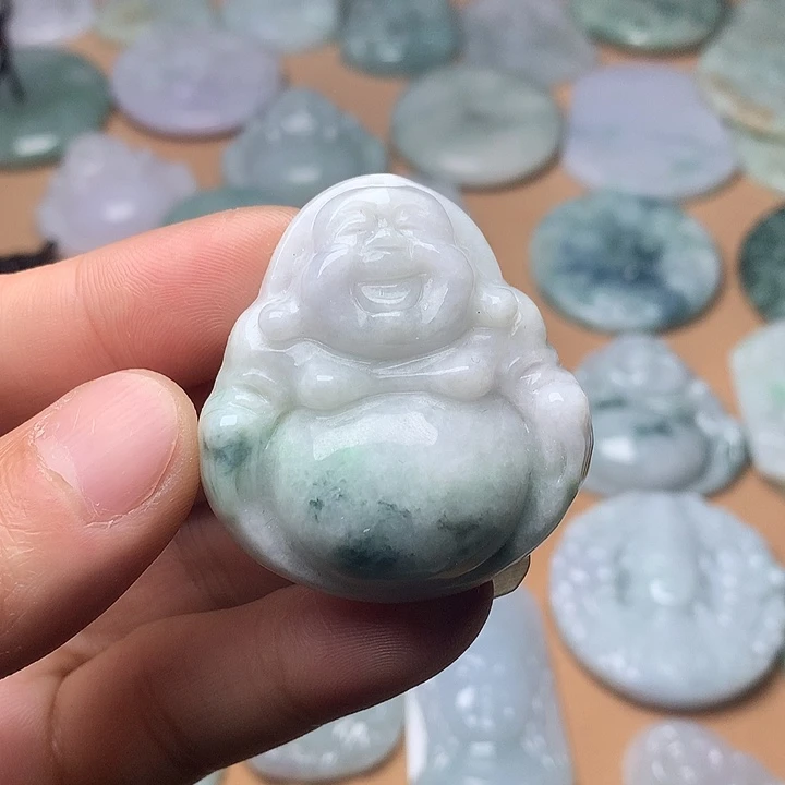 翡翠未镶嵌颈饰佛