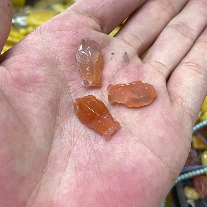 未镶嵌吊坠南红玛瑙多样性发货其一