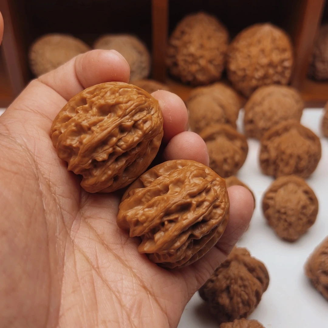 吊坠桃核42尺方块