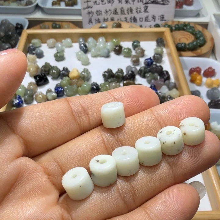 和田玉未镶嵌珠宝奇石
