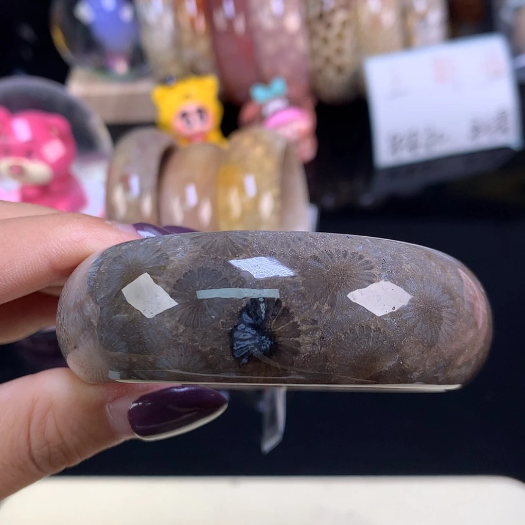 【闪购商品】颈饰未镶嵌硅化珊瑚（珊瑚玉）上新美货手镯56.1（39号）
