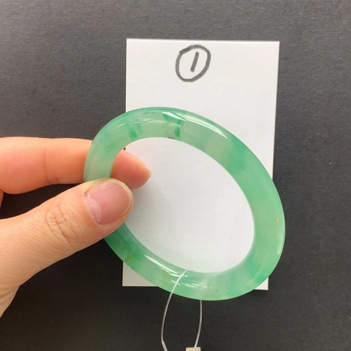 石英质玉（非洲翠）未镶嵌手镯