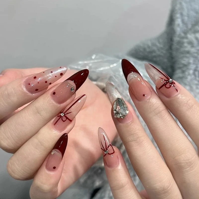 「圣诞礼盒」法式波点红色纯欲显白高级蝴蝶结气质爆闪带钻手工甲片