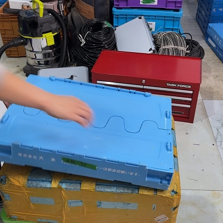 东***丽厚款带盖子的箱子一个