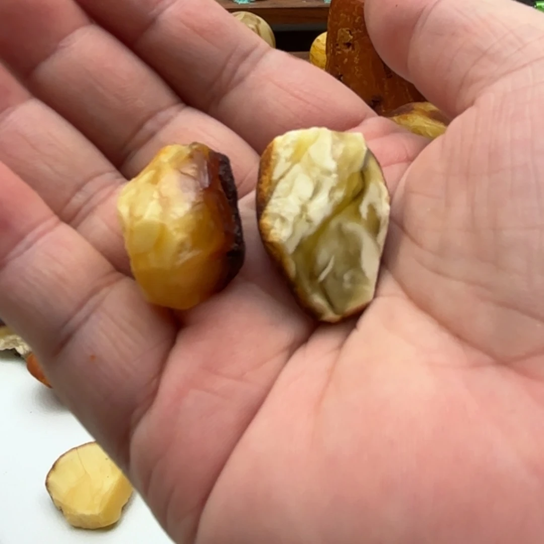 沙***莎定制琥珀未镶嵌蜜蜡