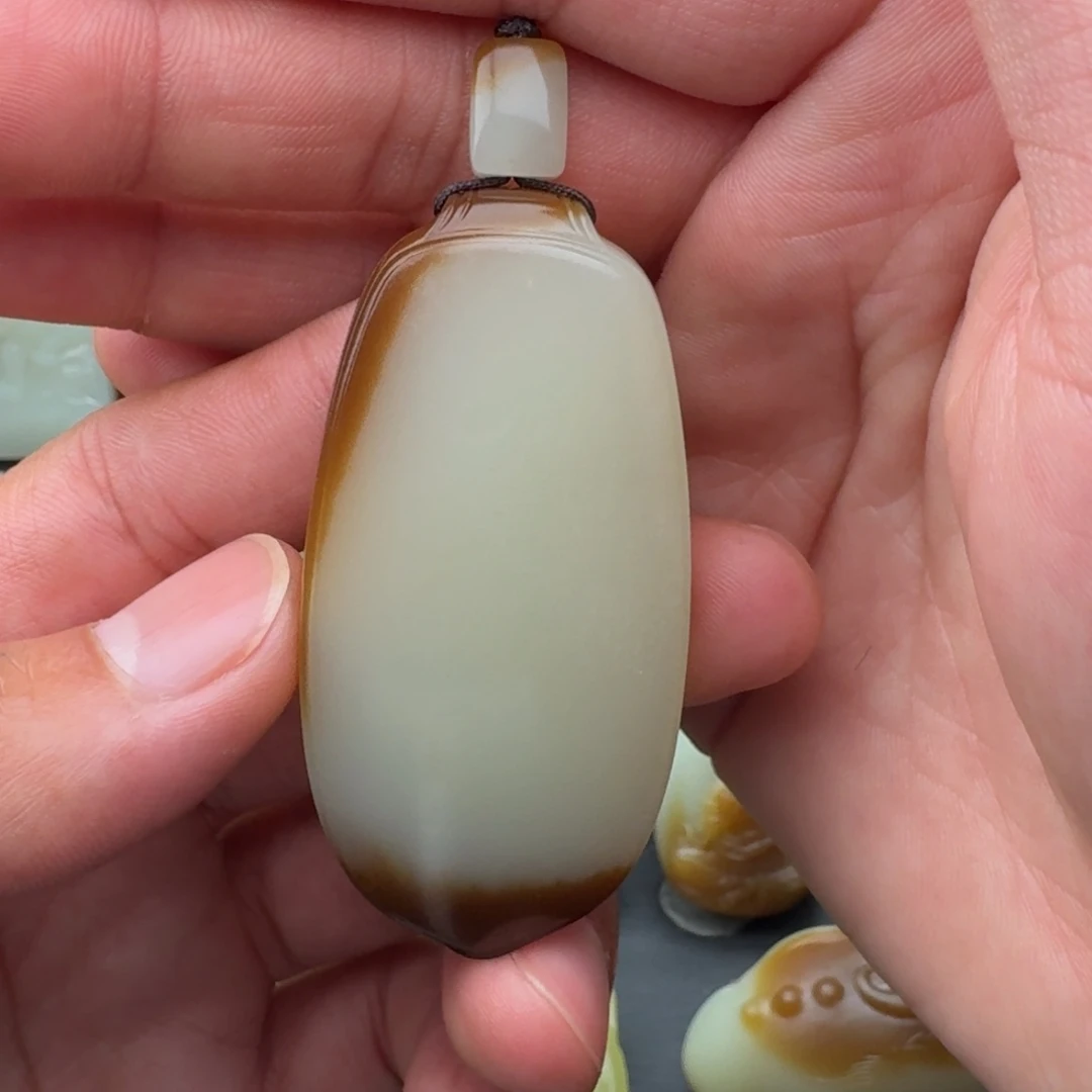 念***达和田玉（糖玉）未镶嵌颈饰