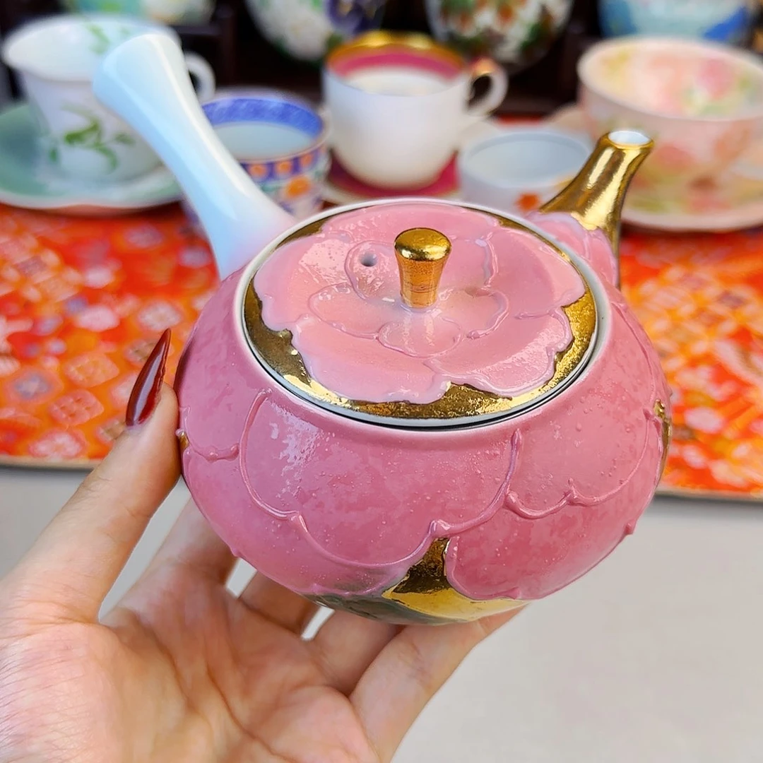 他家茶具瓷器真美！