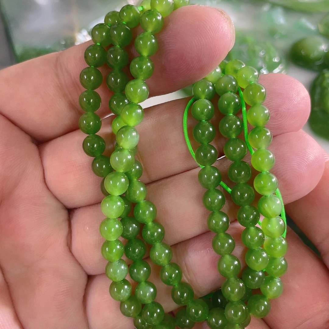 颈饰未镶嵌和田玉（碧玉）