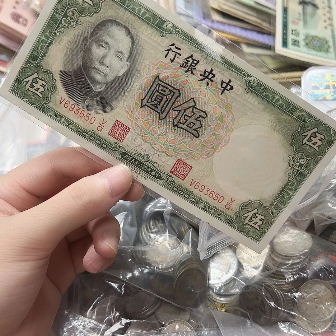 拍品。