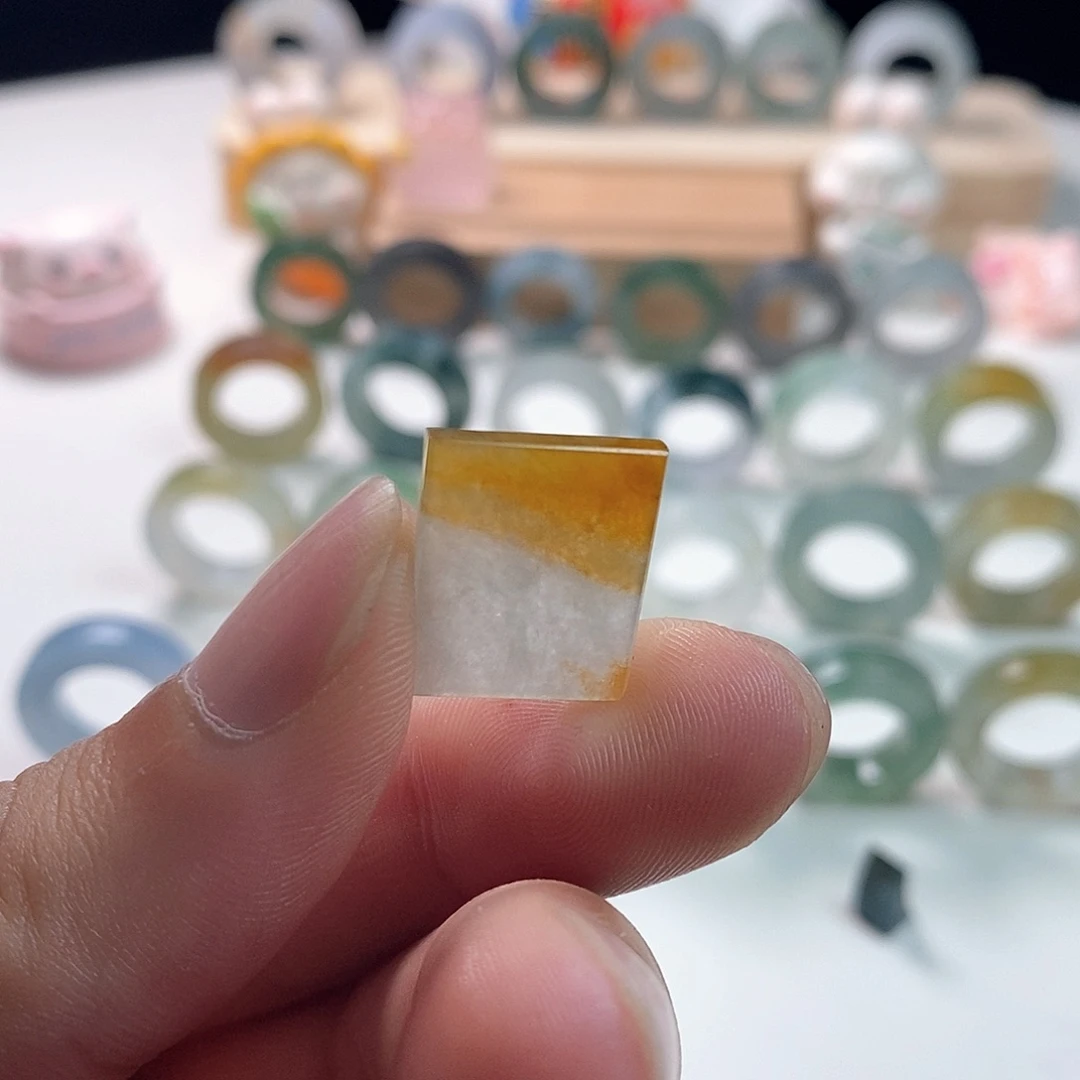 定制翡翠未镶嵌七**e边角