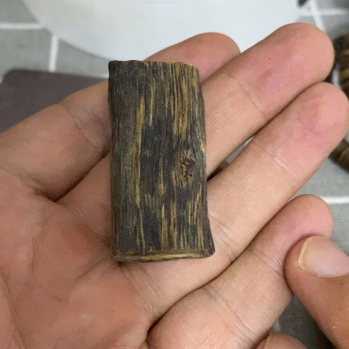 快***光沉香沉香碎屑块料一块多样性发1