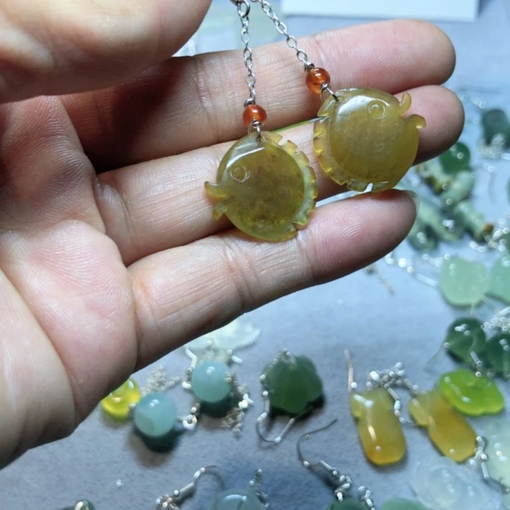 【闪购商品】蛇纹石玉耳环未镶嵌好***伴