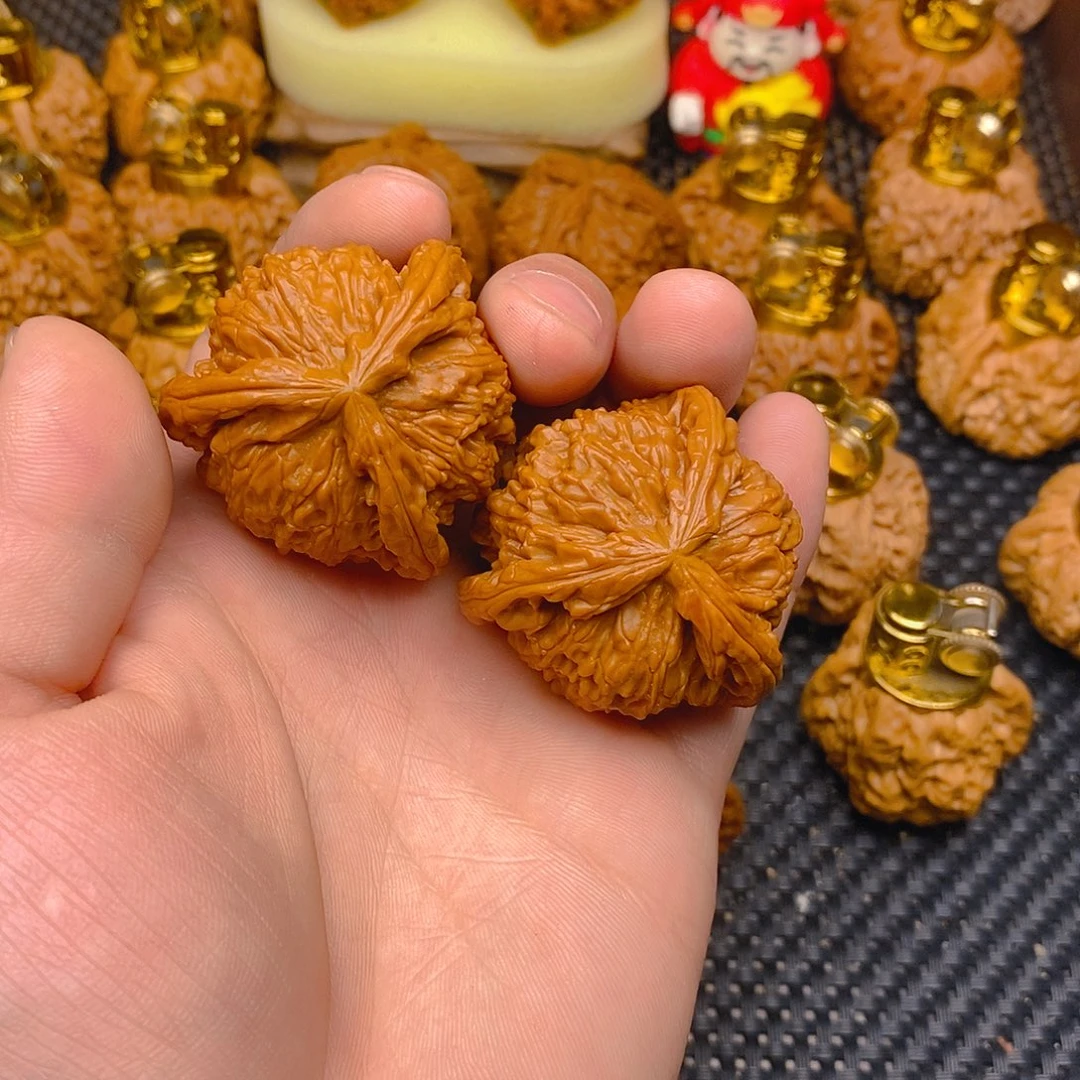 核桃୧****文玩核桃精修三棱