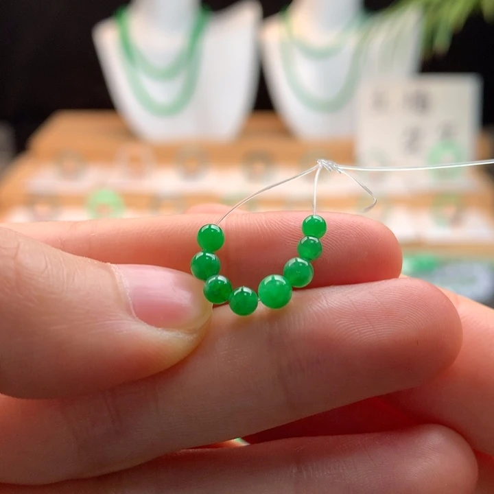 翡翠未镶嵌颈饰天然缅甸A货翡翠卡3-4mm