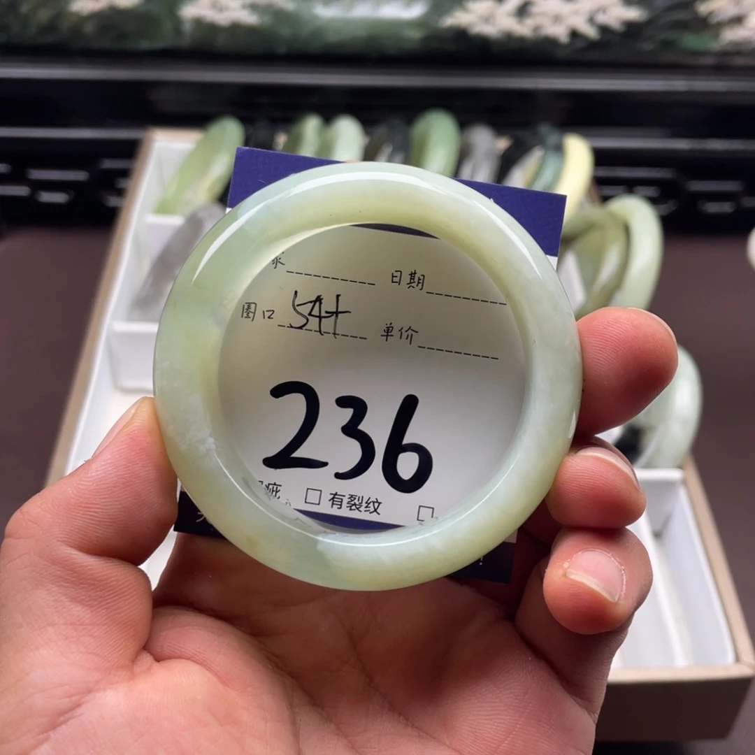 未镶嵌岫玉手镯手镯