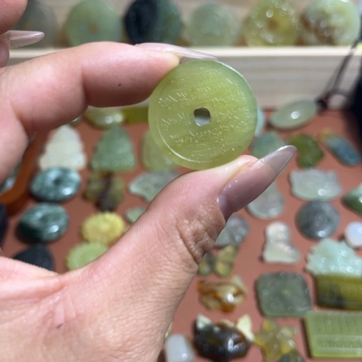 蛇纹石玉合金颈饰