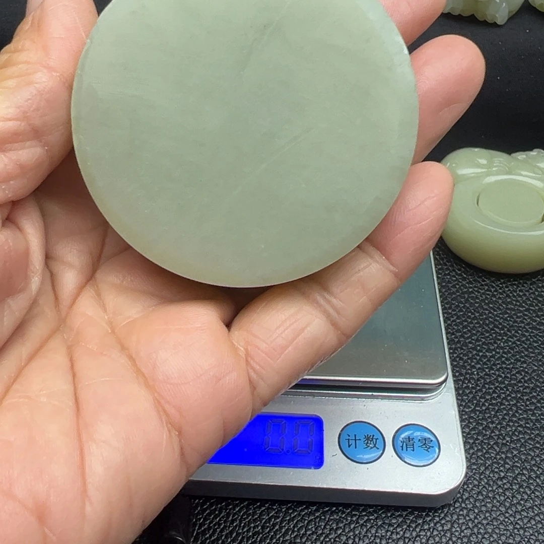 和田玉（糖玉）未镶嵌把件