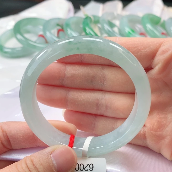 翡翠手镯未镶嵌缅甸A货翡翠手镯