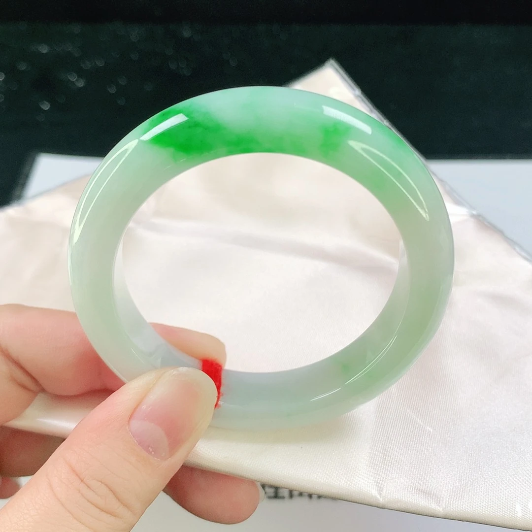 翡翠手镯未镶嵌52.6圈 5223