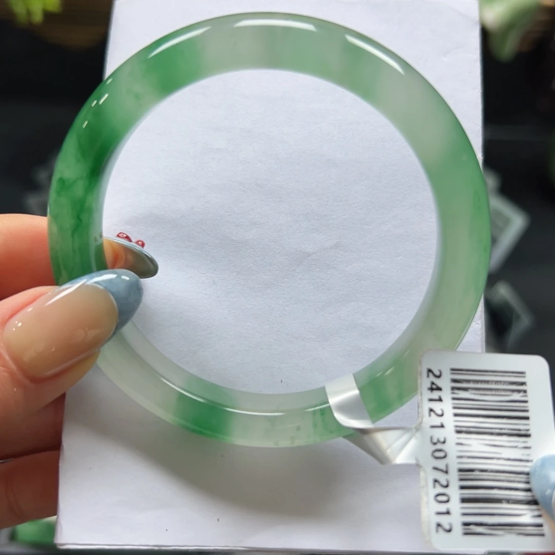 石英质玉手镯未镶嵌54/55