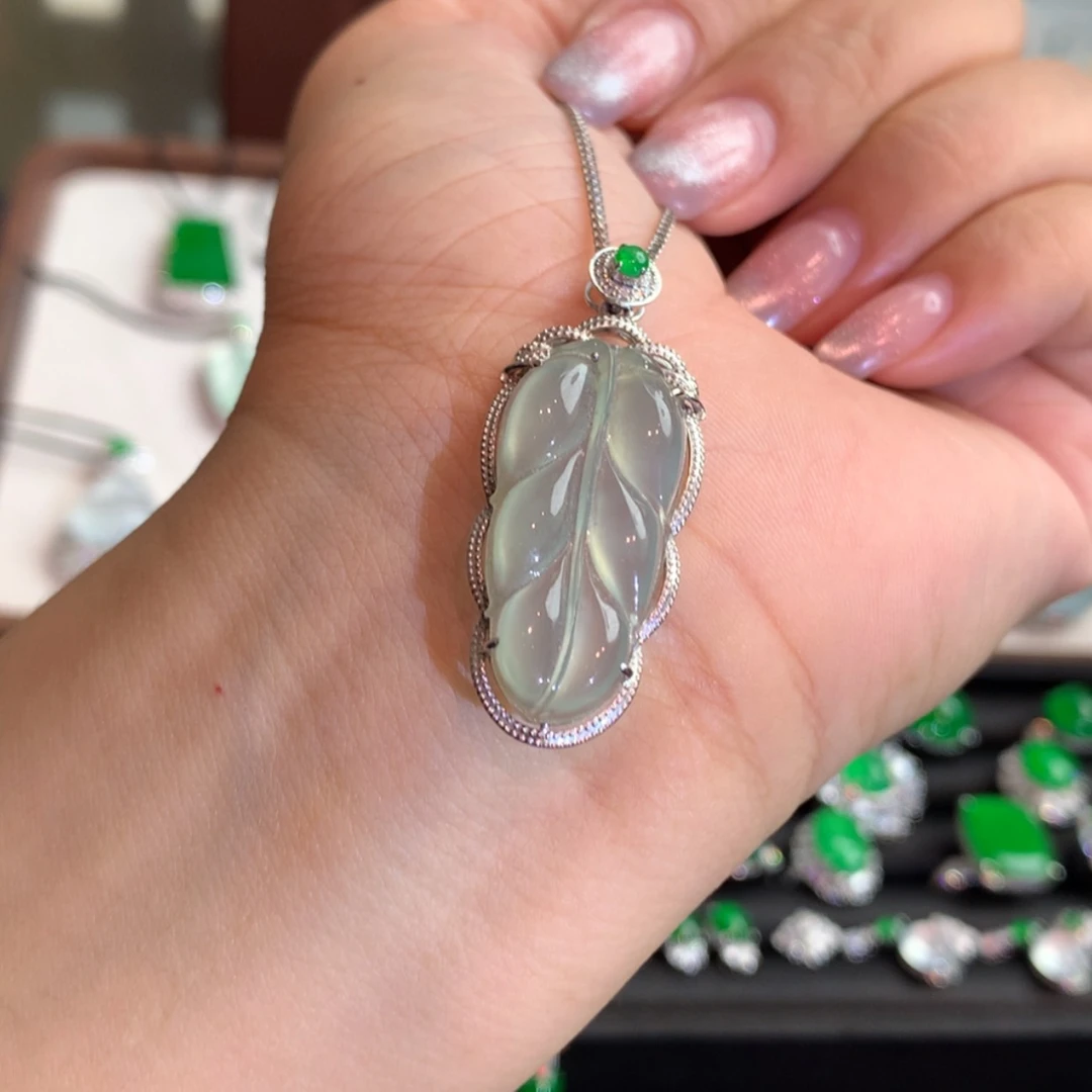 【闪购商品】翡翠18K金镶嵌项链天然a货缅甸翡翠