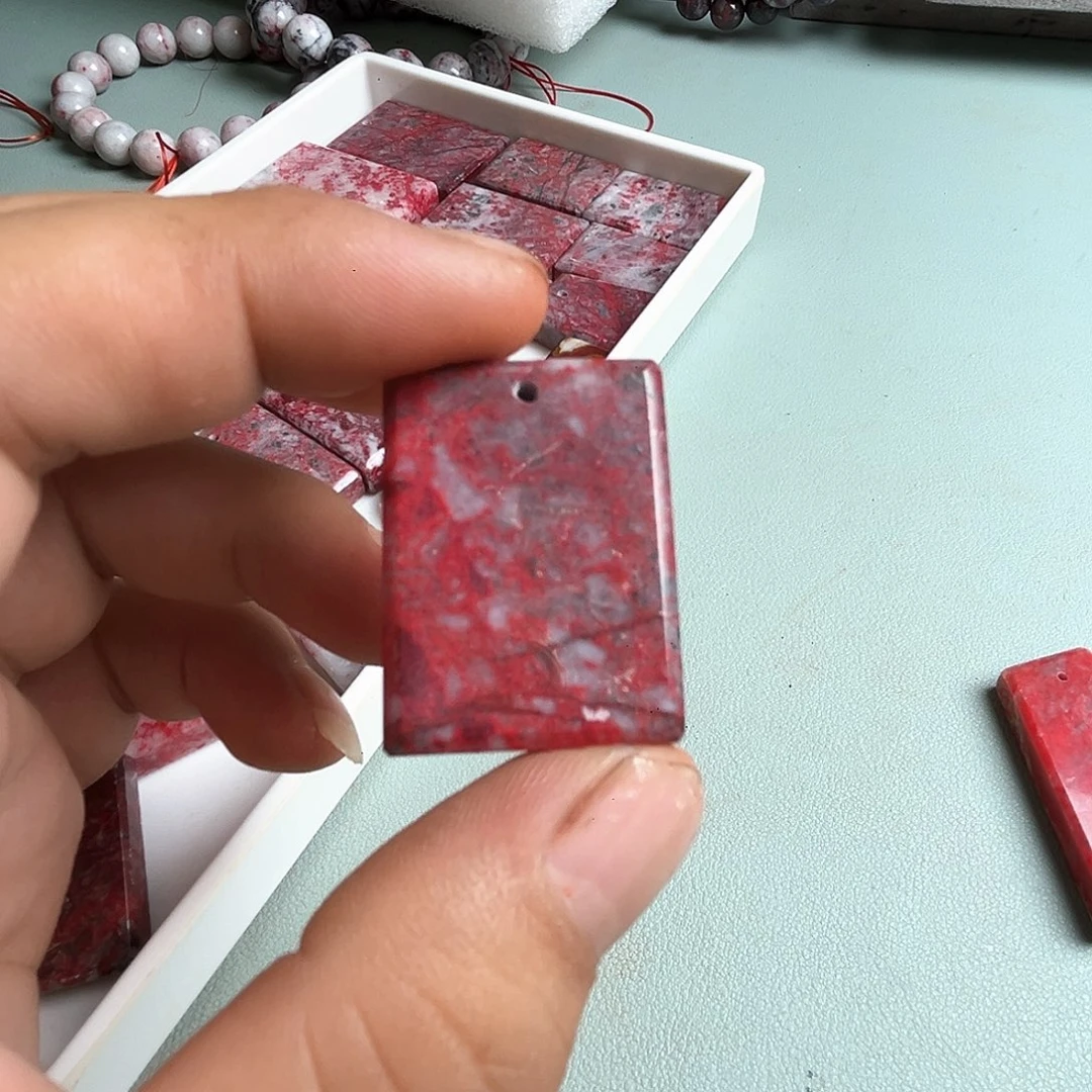 天然朱砂辰石吊坠