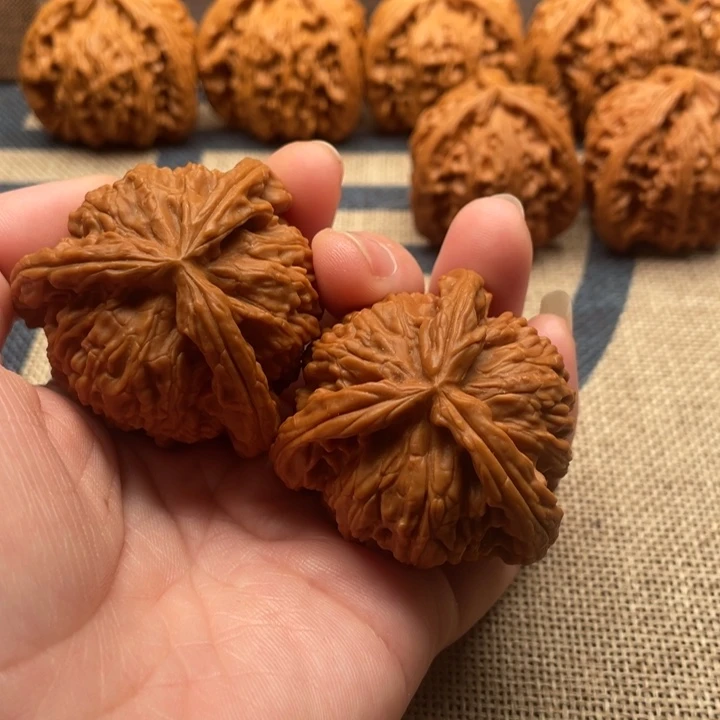 B***Z核桃白狮子43核桃