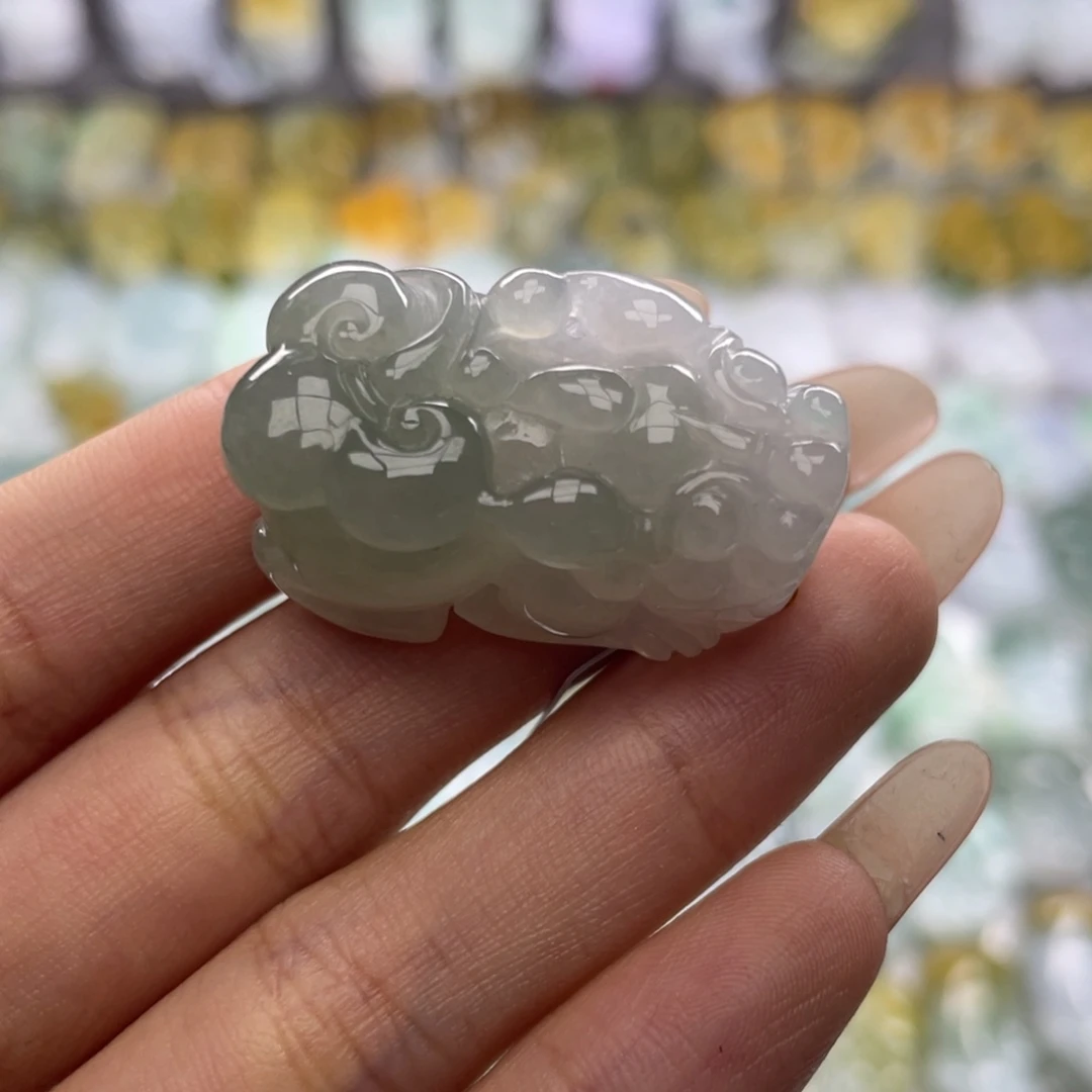翡翠未镶嵌颈饰貔貅