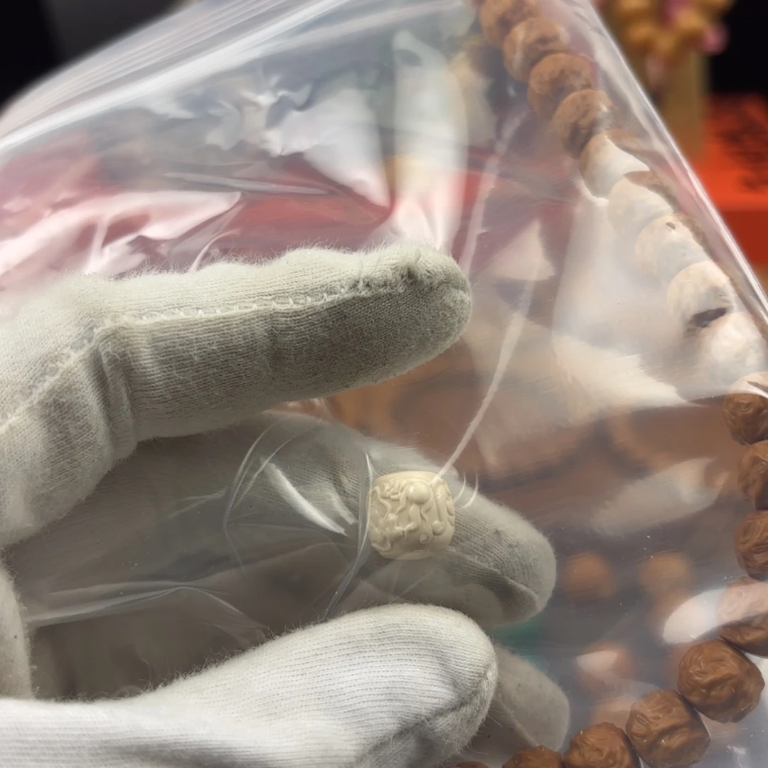 黄***饭猴头核桃手串猴头小白盘龙
