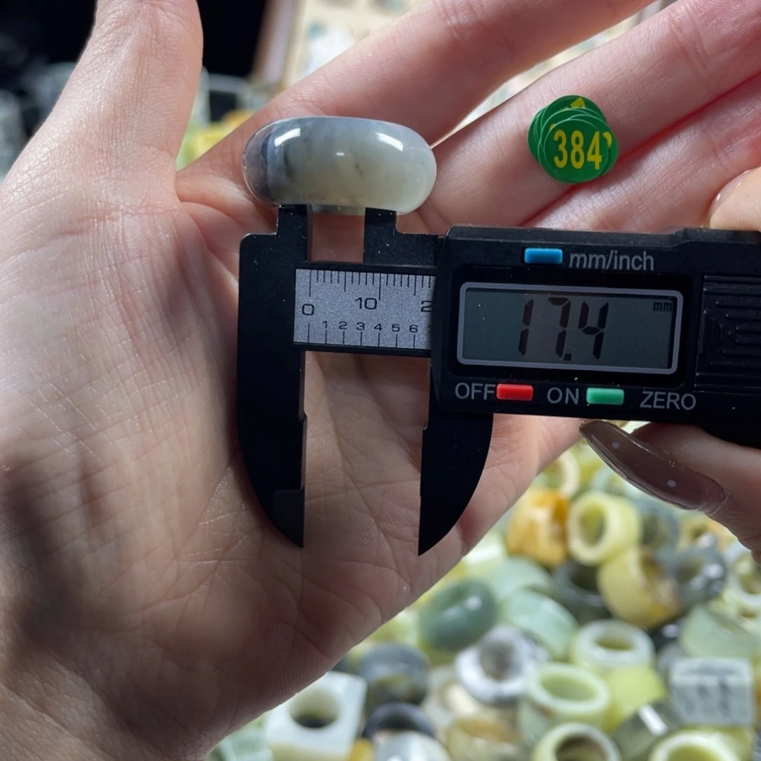 蛇纹石玉未镶嵌戒指