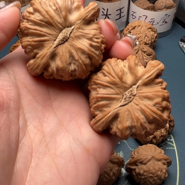 文玩核桃把件钢**爱48球白