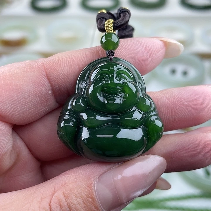 颈饰未镶嵌和田玉（碧玉）
