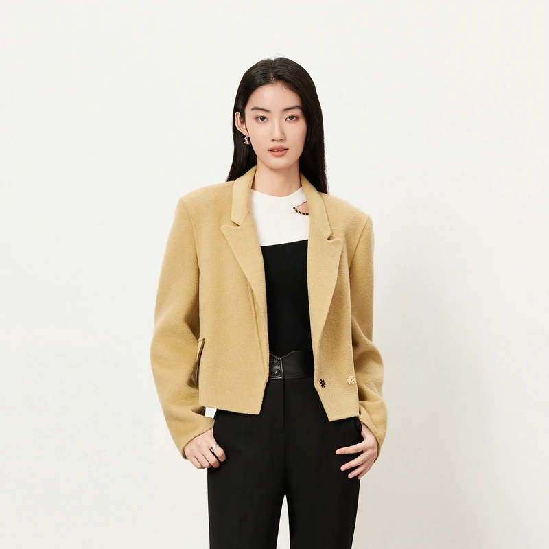 HPLY荷比俪冬季新款小宽肩修身外套HMD42520325