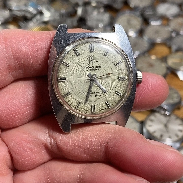 钟山牌老机械手表