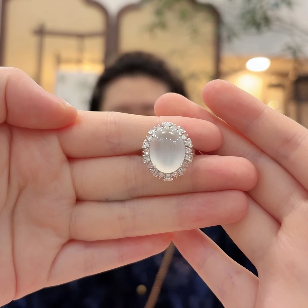 翡翠18K金镶嵌戒指