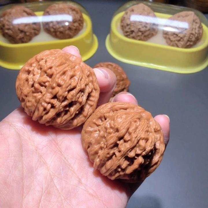 文玩核桃把件42.5四座楼