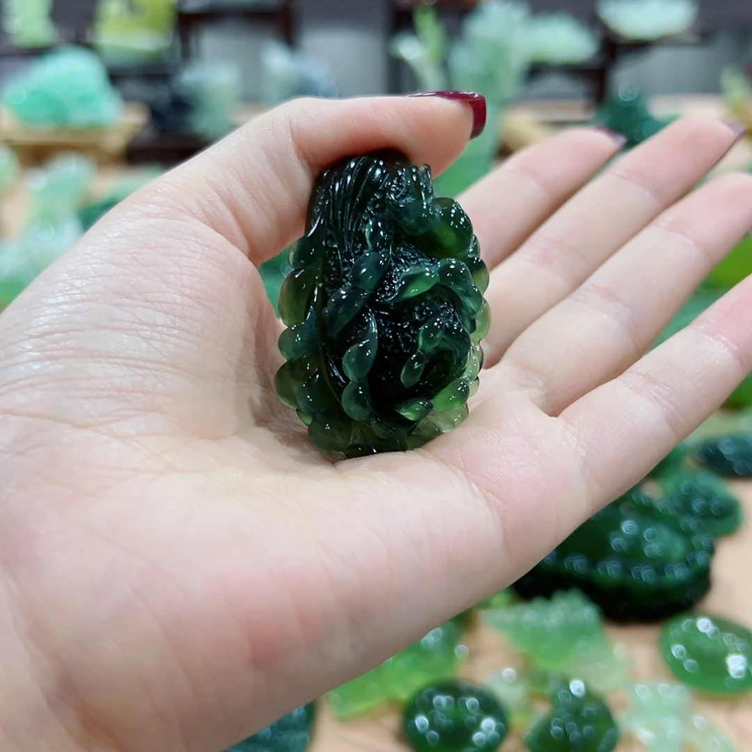 1***姐蛇纹石玉未镶嵌吊坠