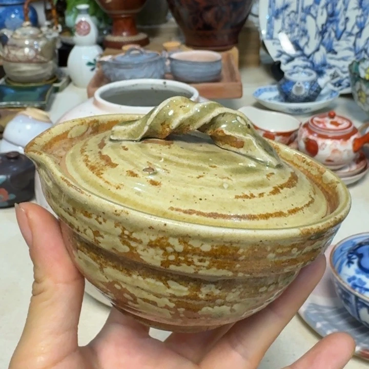 壶日式陶瓷一个角处