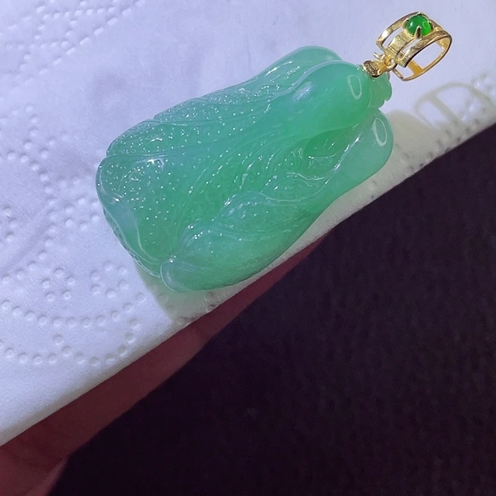 颈饰18K金镶嵌翡翠翡翠