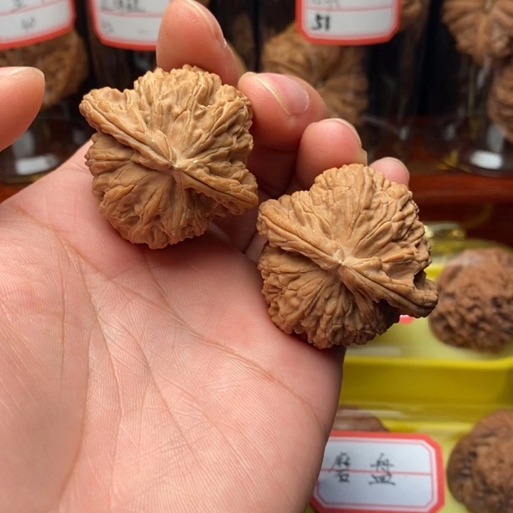 核桃福利41尺白狮子文玩核桃