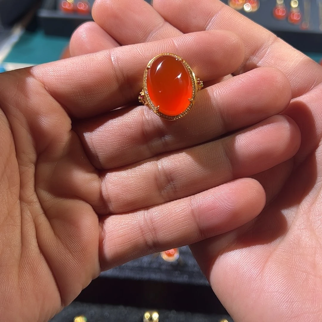 l***i南红玛瑙18K金镶嵌戒指