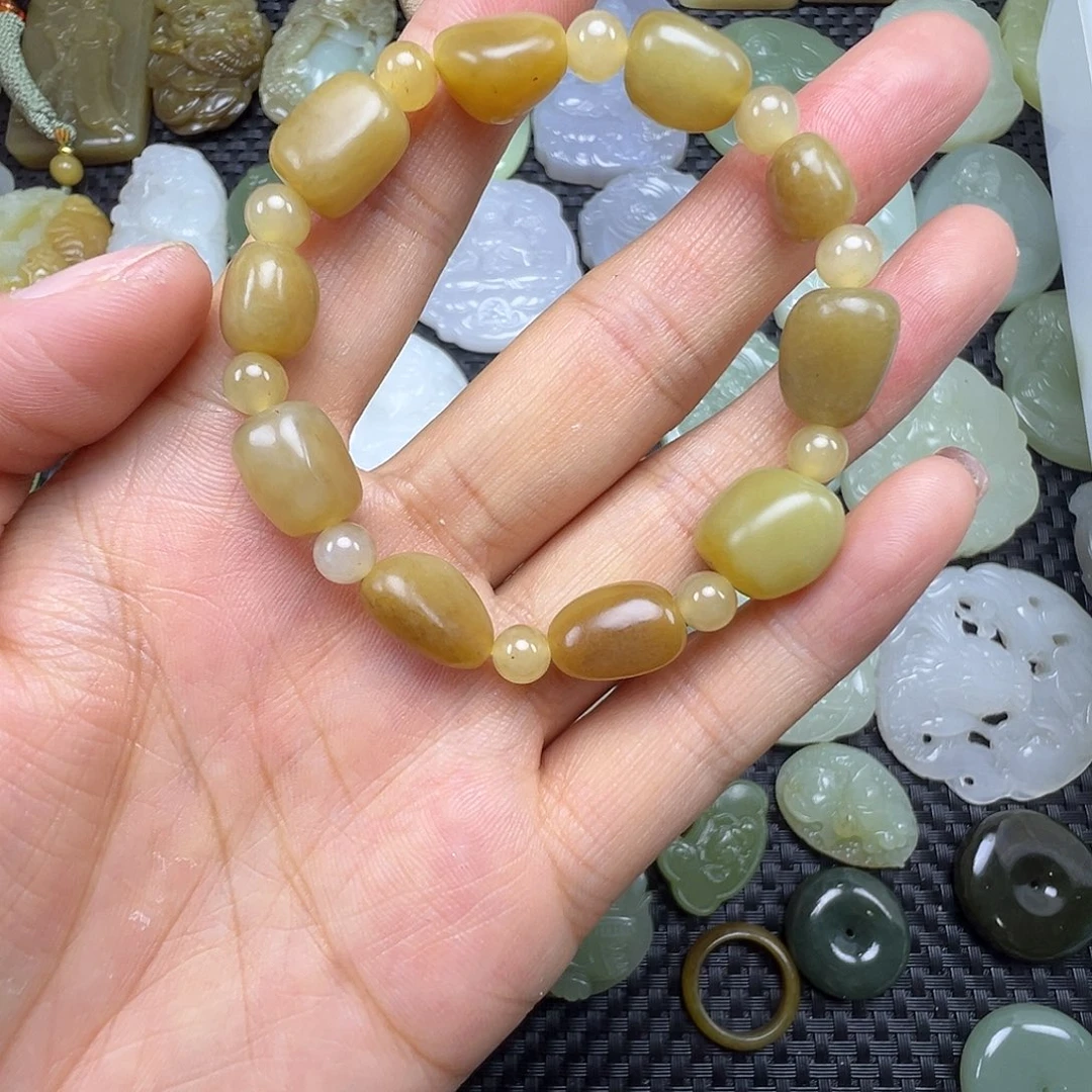 和田玉未镶嵌吊坠(赠链)