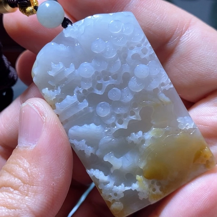 翡翠颈饰未镶嵌好