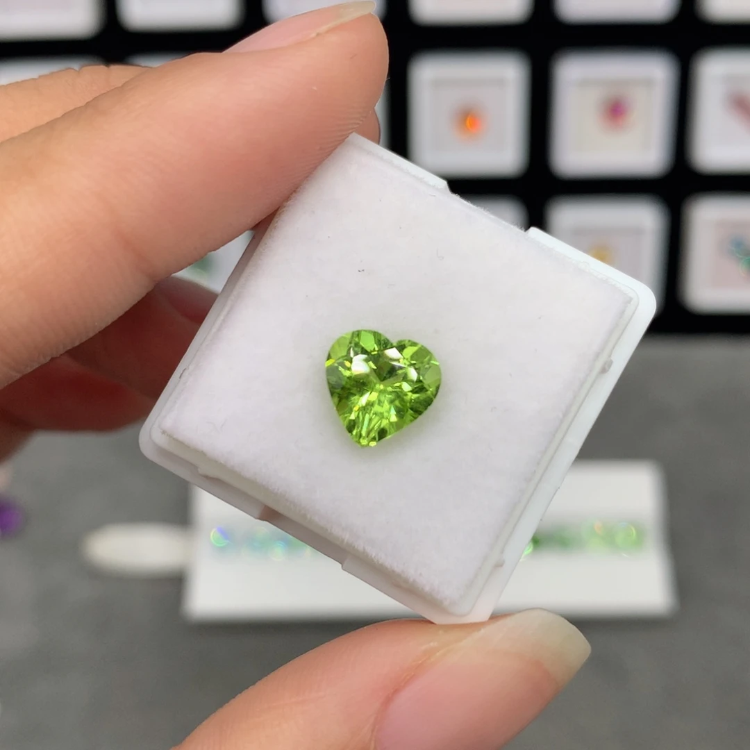 裸石橄榄石未镶嵌心8