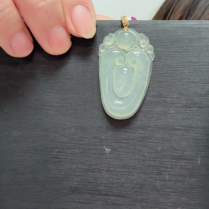 颈饰18K金镶嵌翡翠仓库