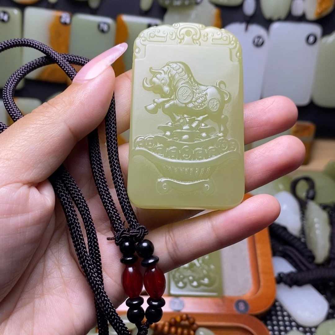 晴*晴方解石玉牛生肖牌子