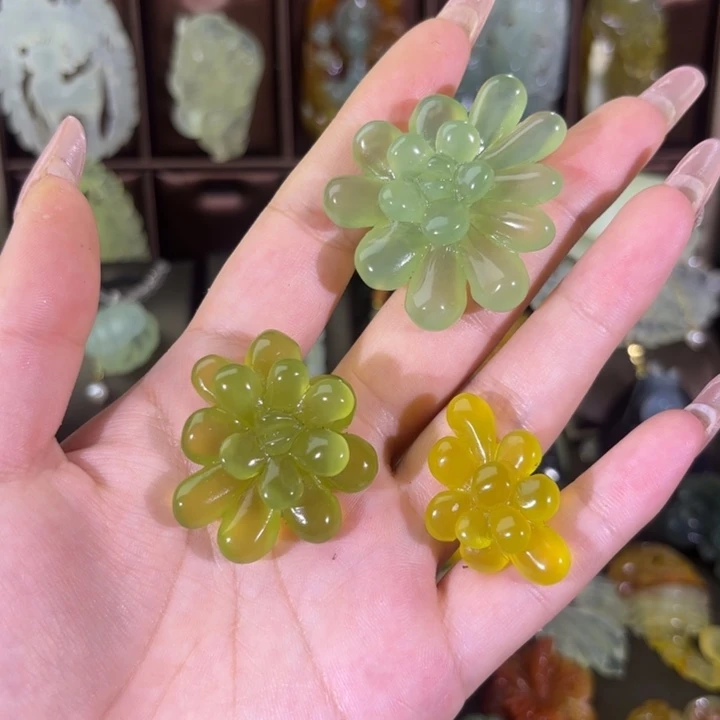 蛇纹石玉未镶嵌颈饰翱***空