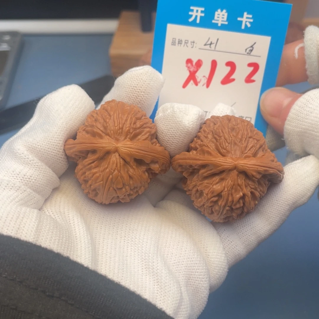 核桃文玩核桃白狮子