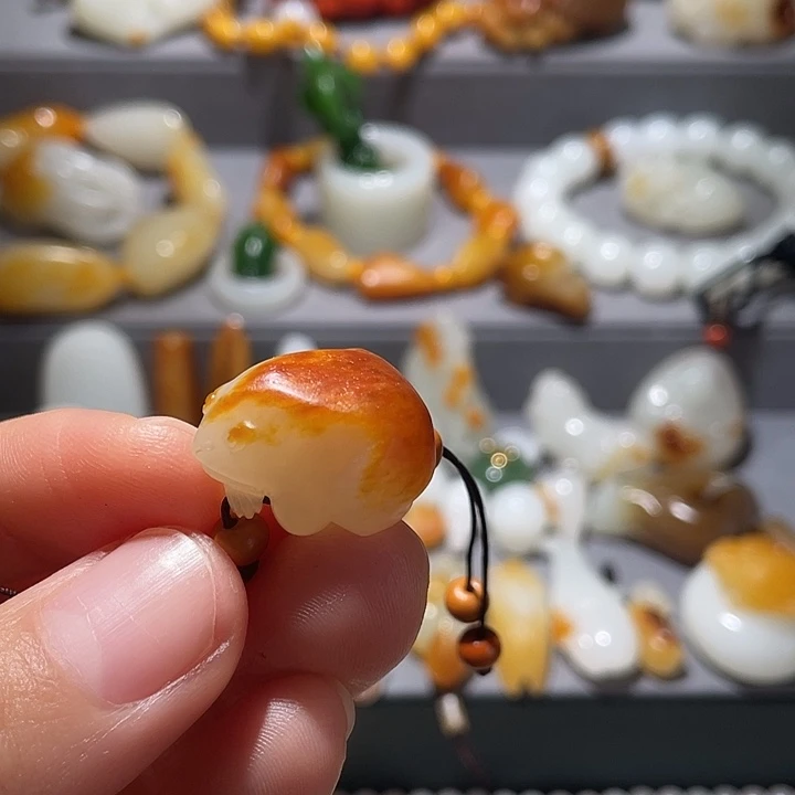 学***圈和田玉未镶嵌车挂